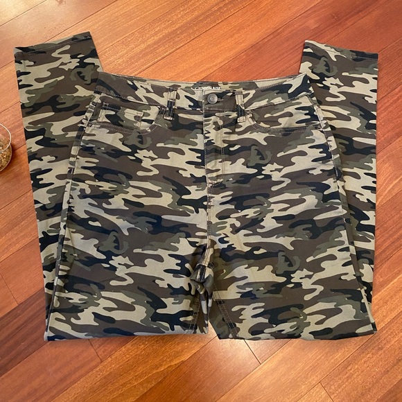 NOBO High Rise Skinny Camouflage Pants - Size 15 - Picture 7 of 10